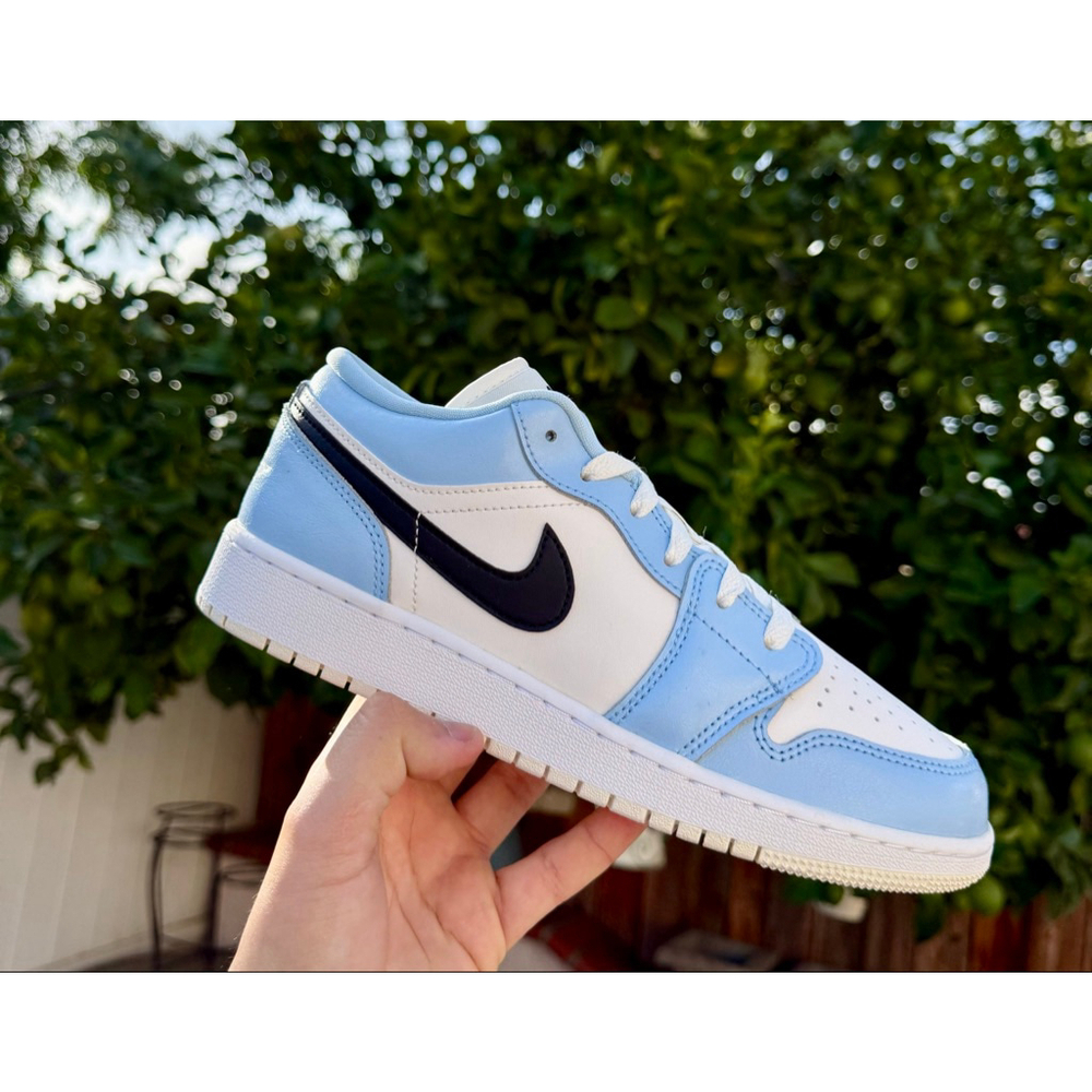 Jordan 1 Low Ice Blue sneakers 554723-401 8w or 6.5 youth